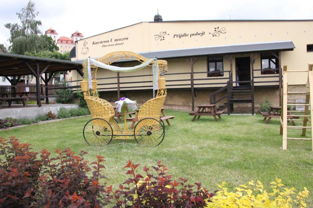 Dům zámeckých kaplanů Valec Exterior foto