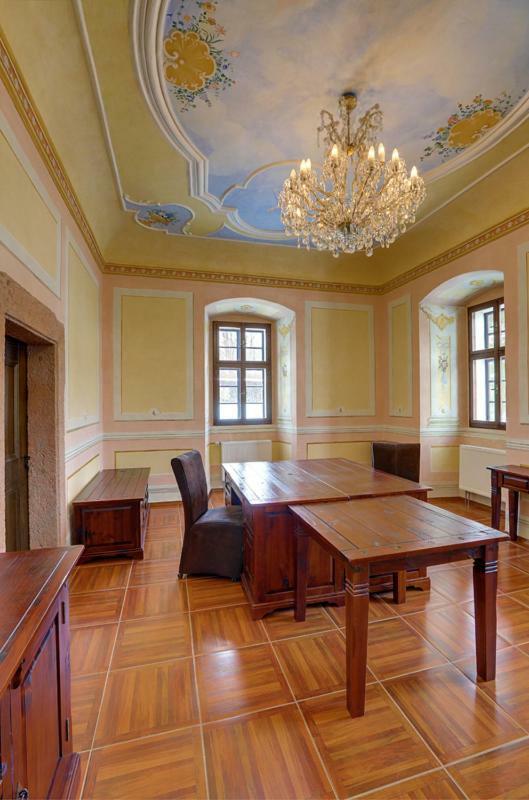 Dům zámeckých kaplanů Valec Exterior foto